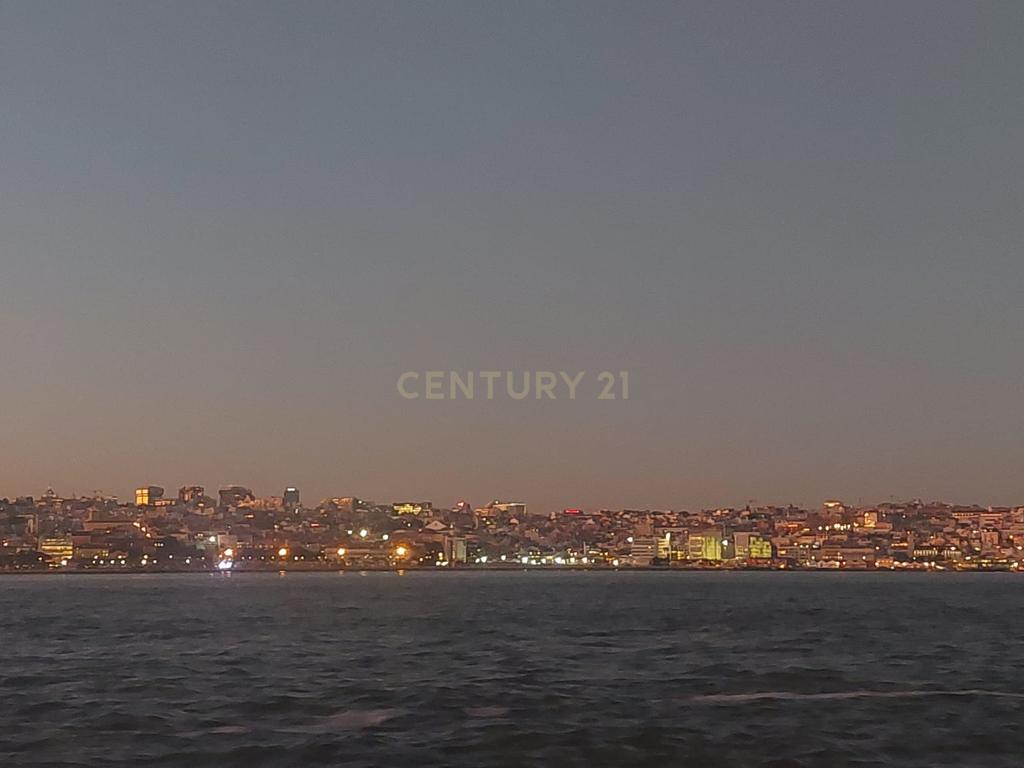 Apartamento T3 em Almada - Image 52