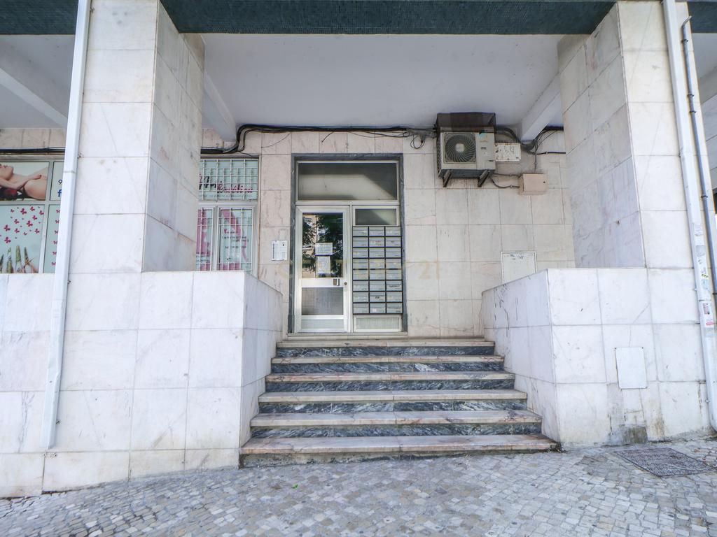 Apartamento T3 no Laranjeiro – Junto à Base Naval do Alfeite | Pronto a Habitar | Elevador - Image 34