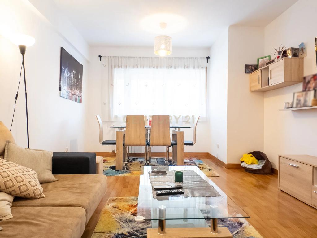 Apartamento T2+1 com terraço, Matosinhos - Image 2