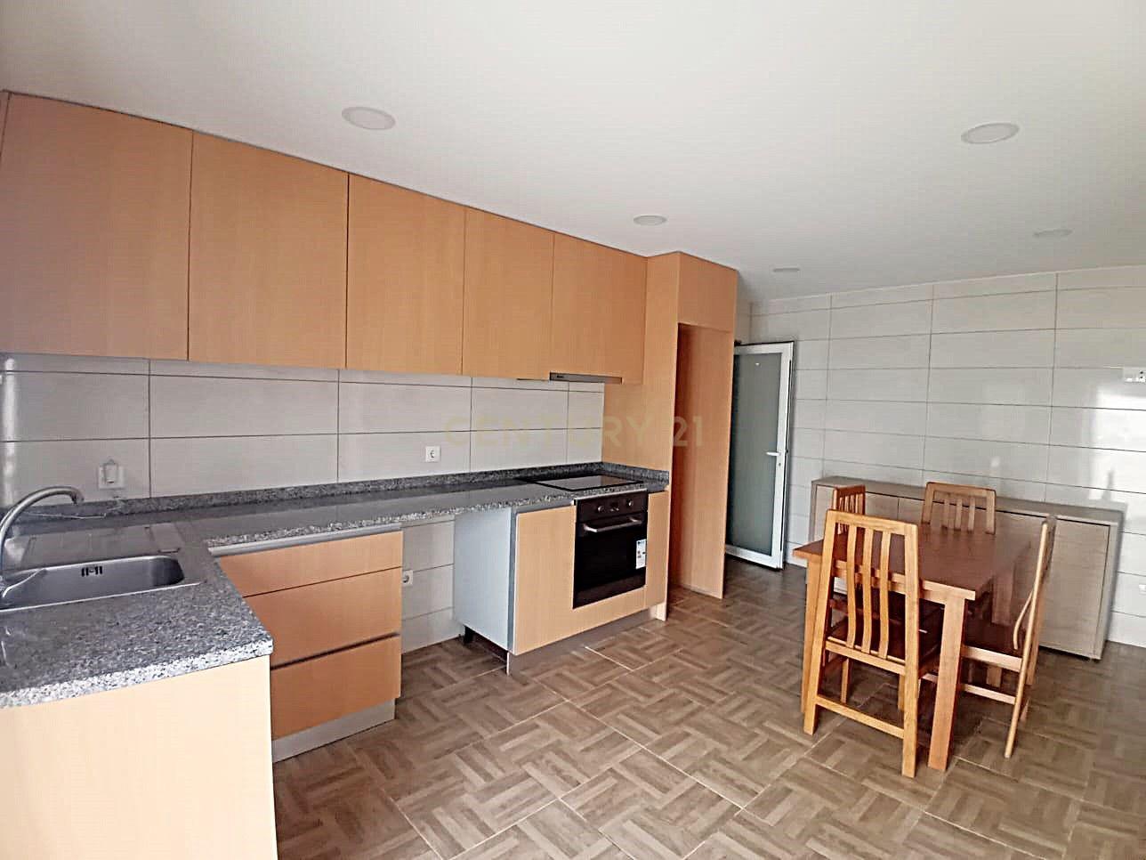 Casa T3 em Alvito, Barcelos - Oportunidade Imperdível por 270.000€ - Image 4