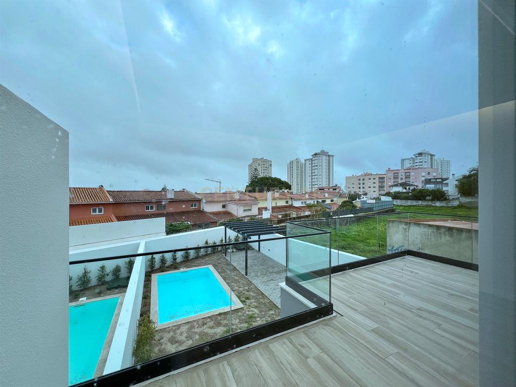 Moradia T4 com Piscina na Parede (Cascais, Lisboa) - Image 28
