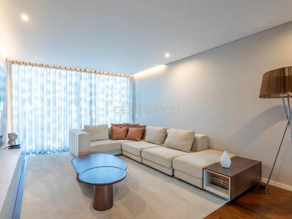 Andar de Moradia Duplex em Lavra – A 2 minutos a pé da praia! - Image 6