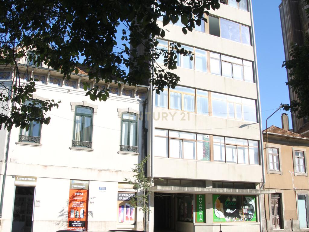 Escritório para Arrendamento no Centro de Matosinhos – Localização de Excelência! - Image 16