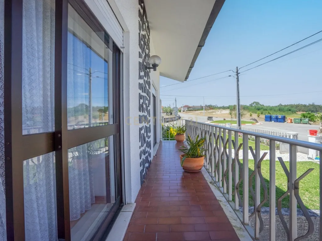 Moradia T3 com anexos e garagem para 3 carros – Canedo, Pampilhosa - Image 18