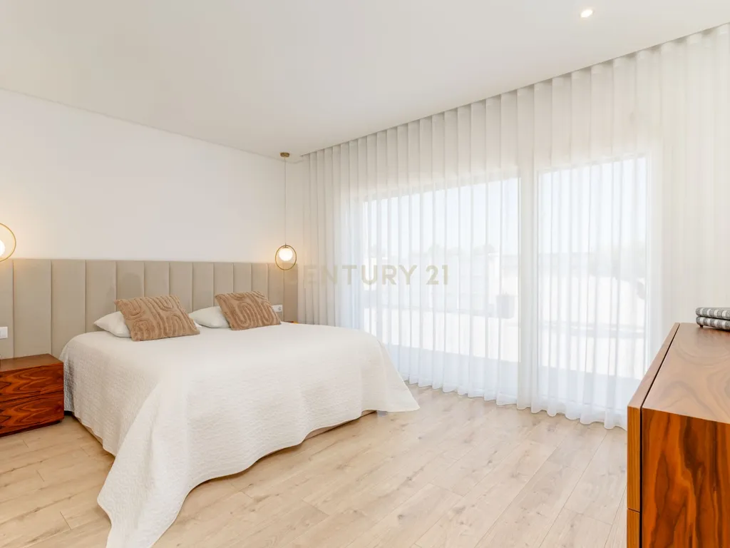 Moradia T4 Térrea de excelência com piscina e casa independente de 50m2 | Quinta da Marquesa - Image 34