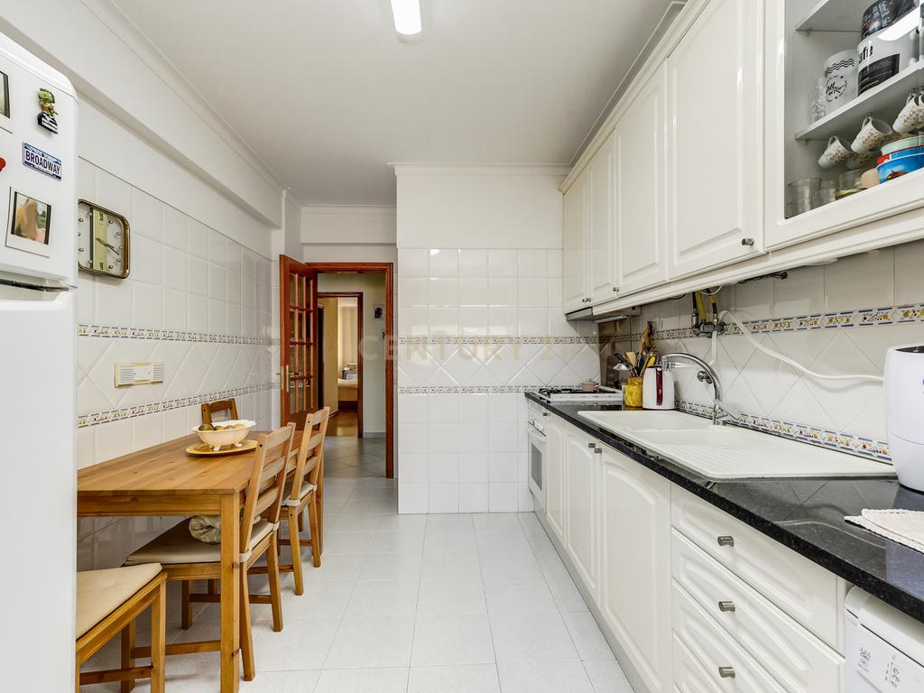 Apartamento T3 com 129m2 e Garagem, na Quinta Da Piedade   - Image 20