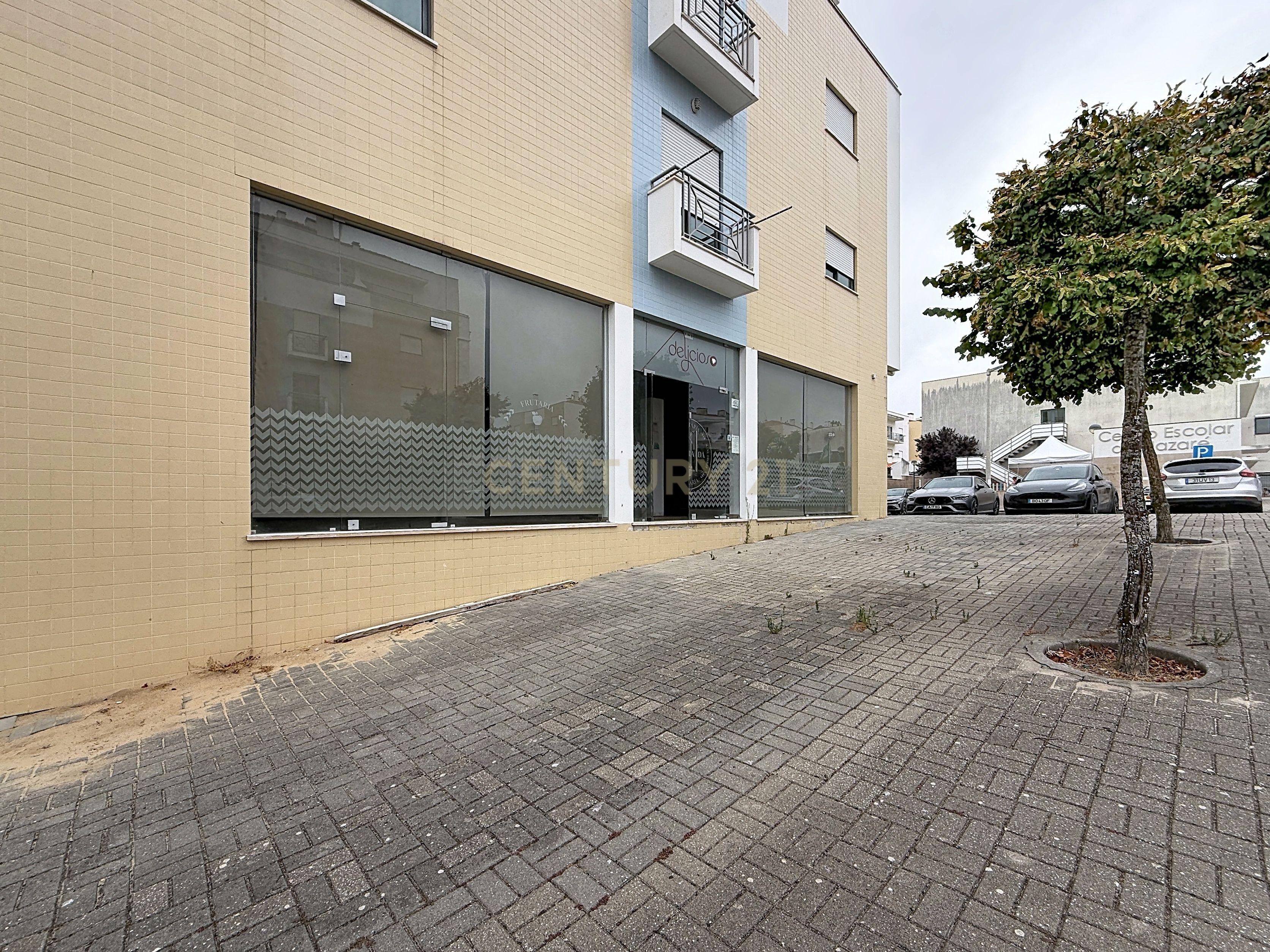 Fotografia 3 de Espaço comercial versátil e estrategicamente bem localizado  - Oportunidade Única