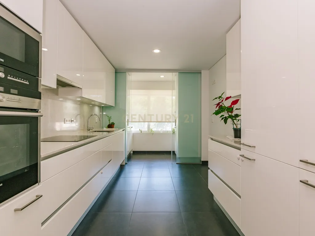 Excelente apartamento T2 em Avenidas Novas, Lisboa - Image 1