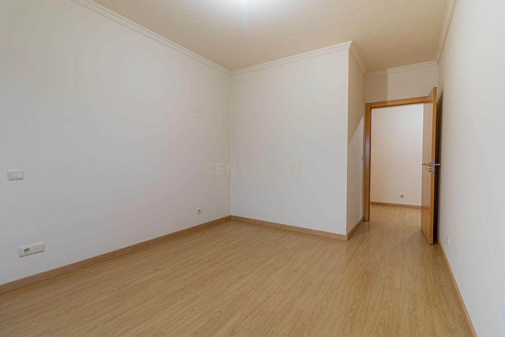 Duplex T3 em Bragança - Image 8