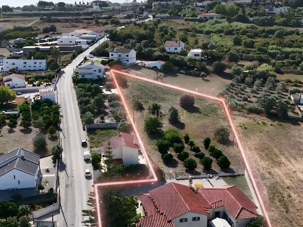 Oportunidade de Investimento, moradia com 6.500 m² de Terreno - Image 1