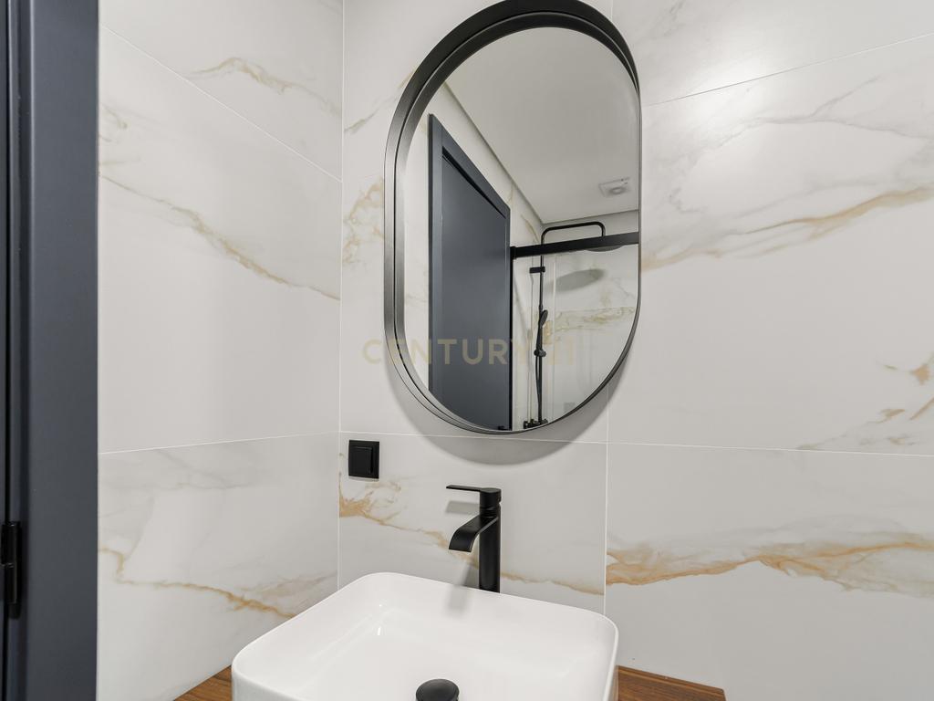 Apartamento T3 Totalmente Renovado - Image 17