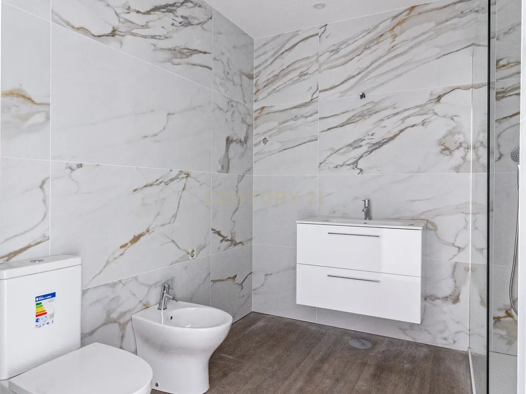 Apartamento T0 – Fração H em Viana do Castelo Roy Rock Saint Sebastian Place New - Image 6