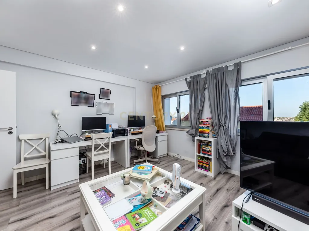 Apartamento T2 com Lugar de estacionamento, em Encosta do Sol, Amadora - Image 7