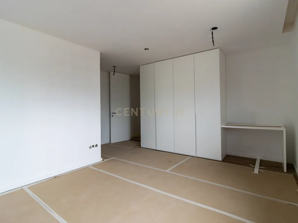 Excelente Apartamento T3 NOVO na Praia Pedra do ouro - Image 18