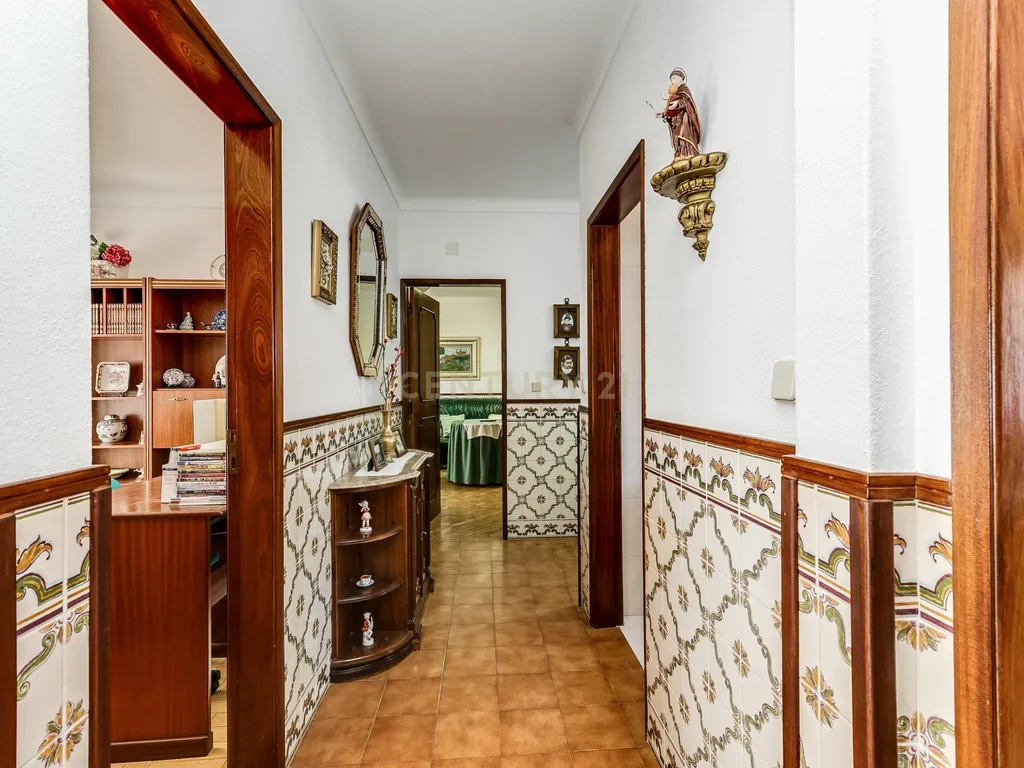 Moradia T8 de 288 m² no Centro de Montargil – Junto à Barragem - Image 10