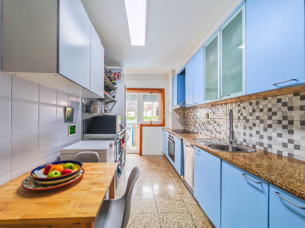 Apartamento T1+1 em Lavra, Matosinhos com Varanda e Piscina. - Image 6