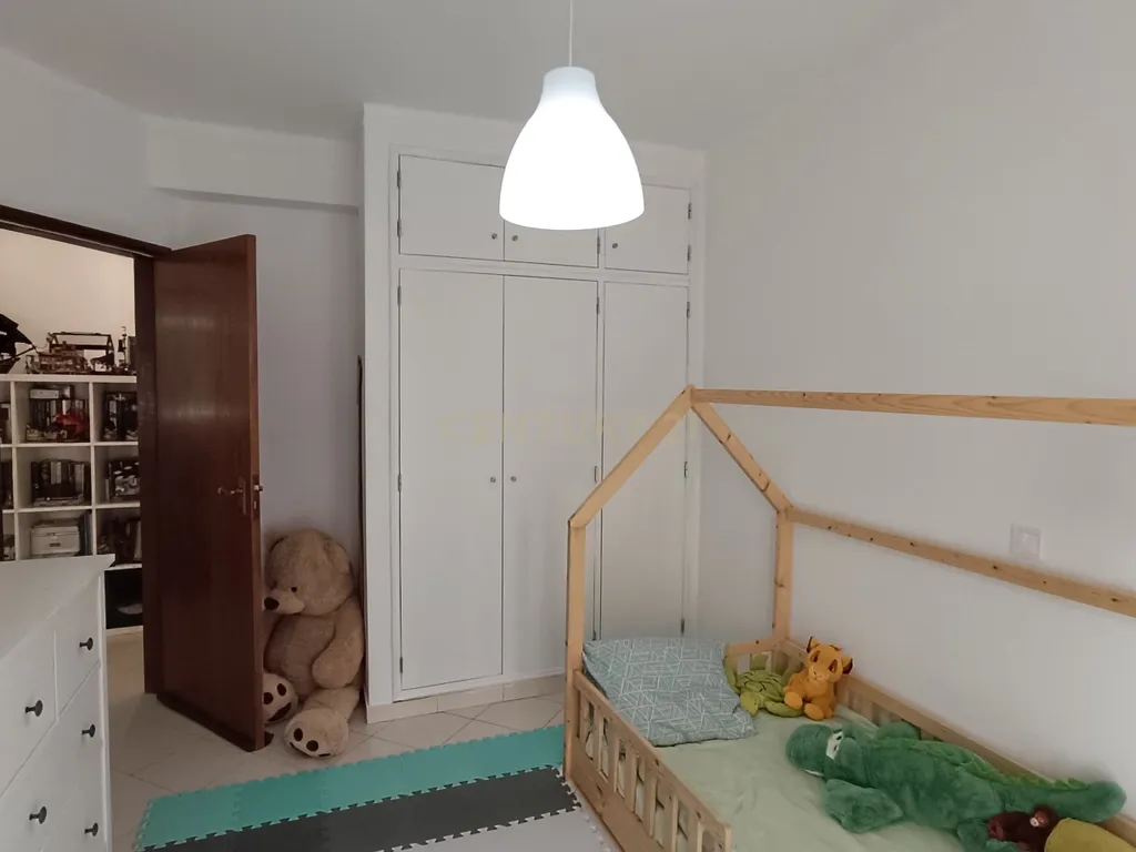 Moderno Apartamento T4 no centro de Olhão - Image 3
