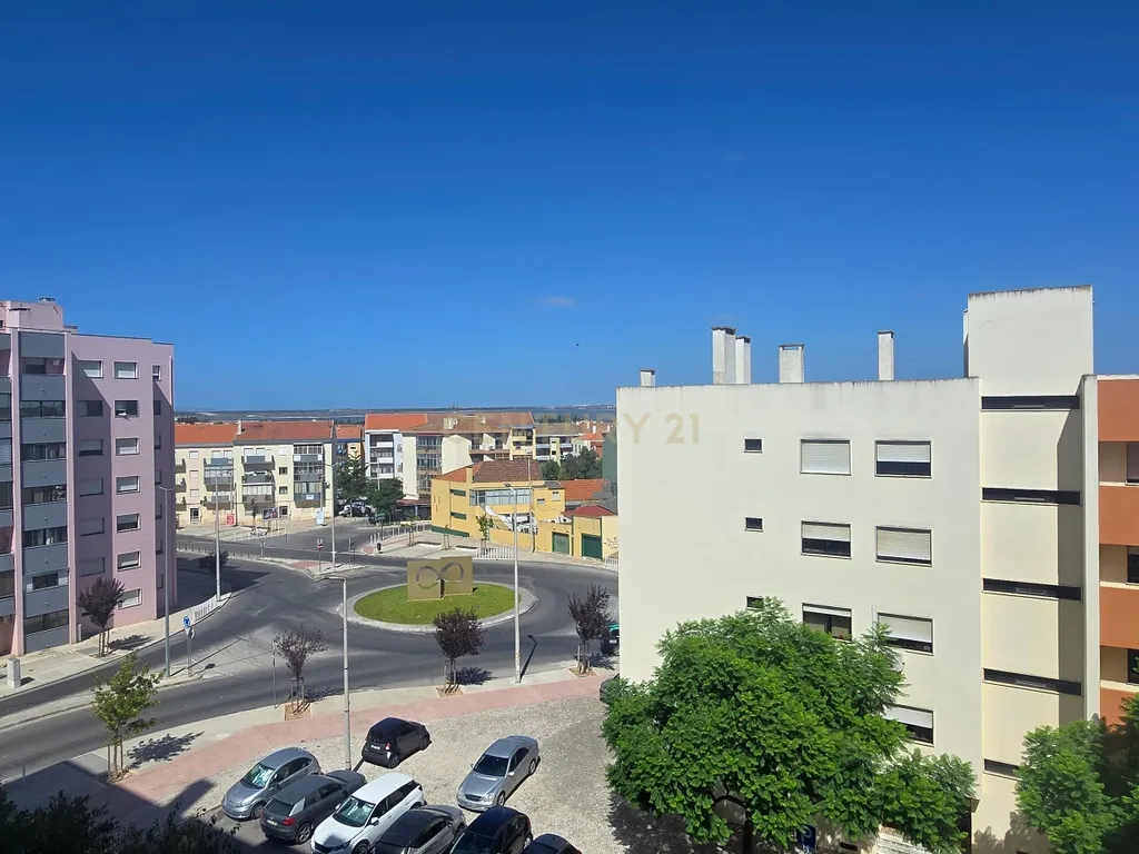 Apartamento T3 com suite e estacionamento | Fidalguinhos, Barreiro - Image 12