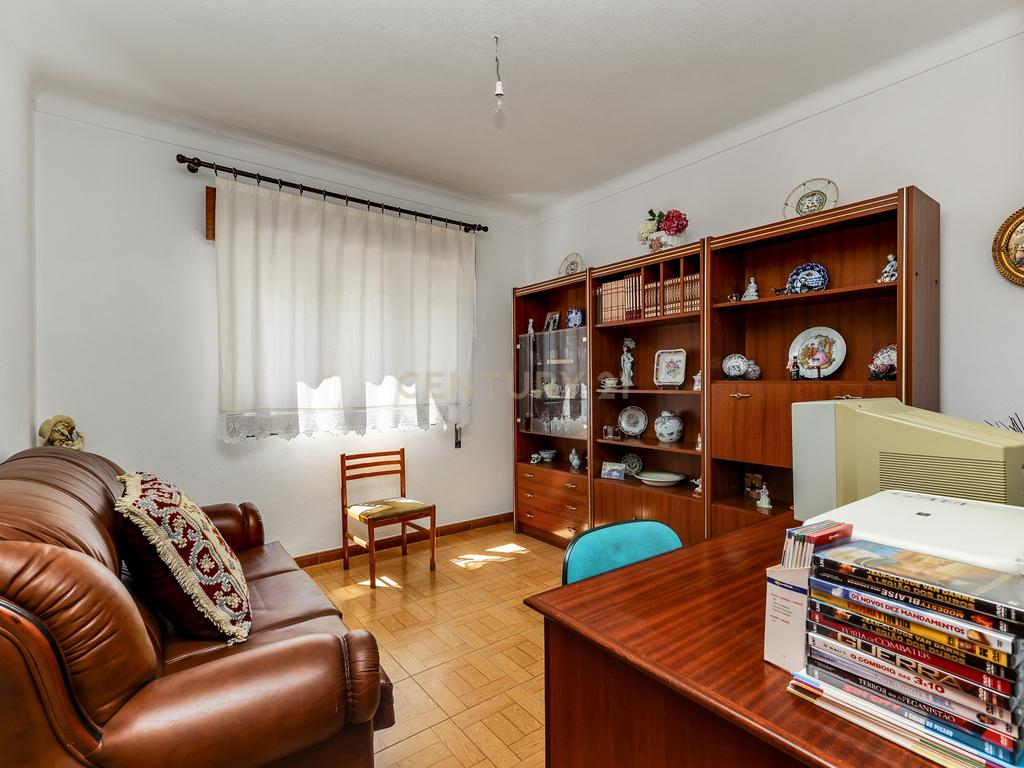 Moradia T8 de 288 m² no Centro de Montargil – Junto à Barragem - Image 18