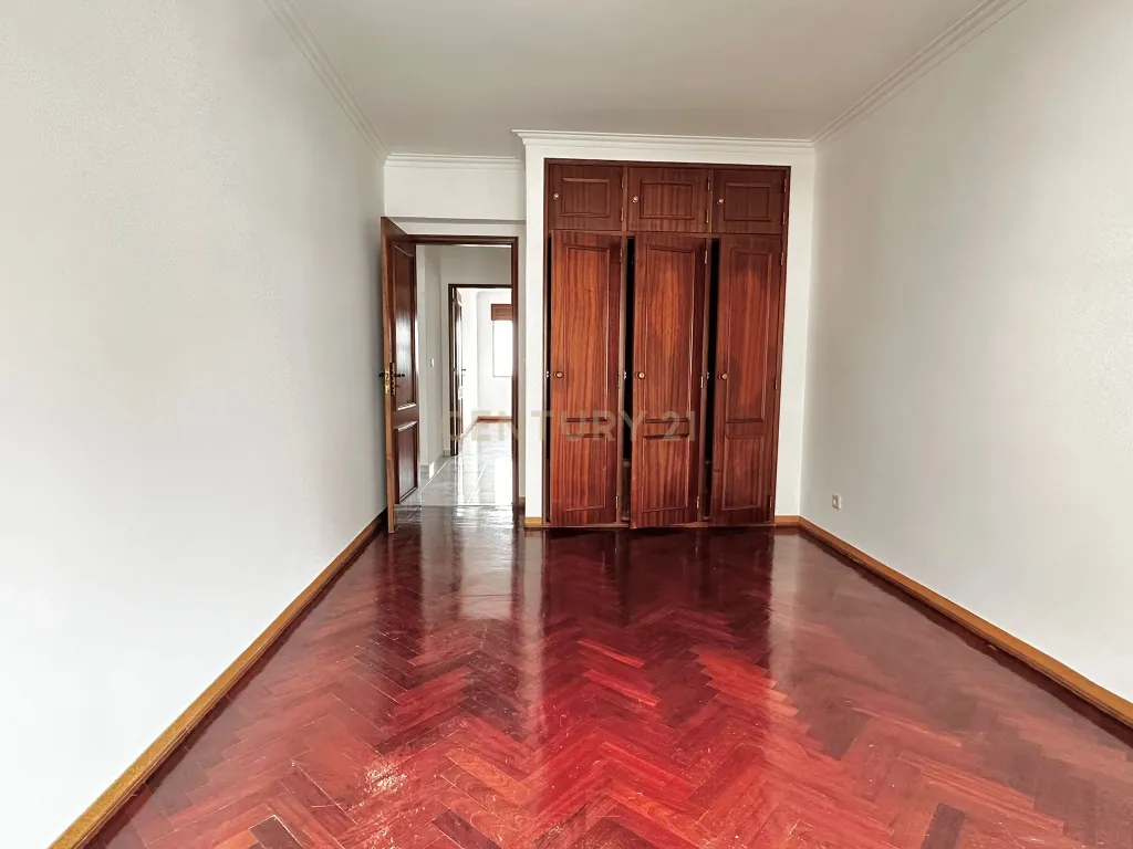 T2 Rinchoa Tapada das Mercês para Arrendamento - Image 9