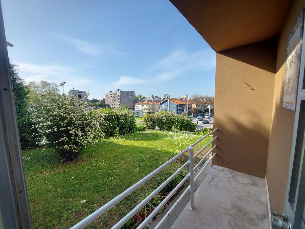 T3 duplex para venda. Porto, Av. Fernão de Magalhães - Image 1