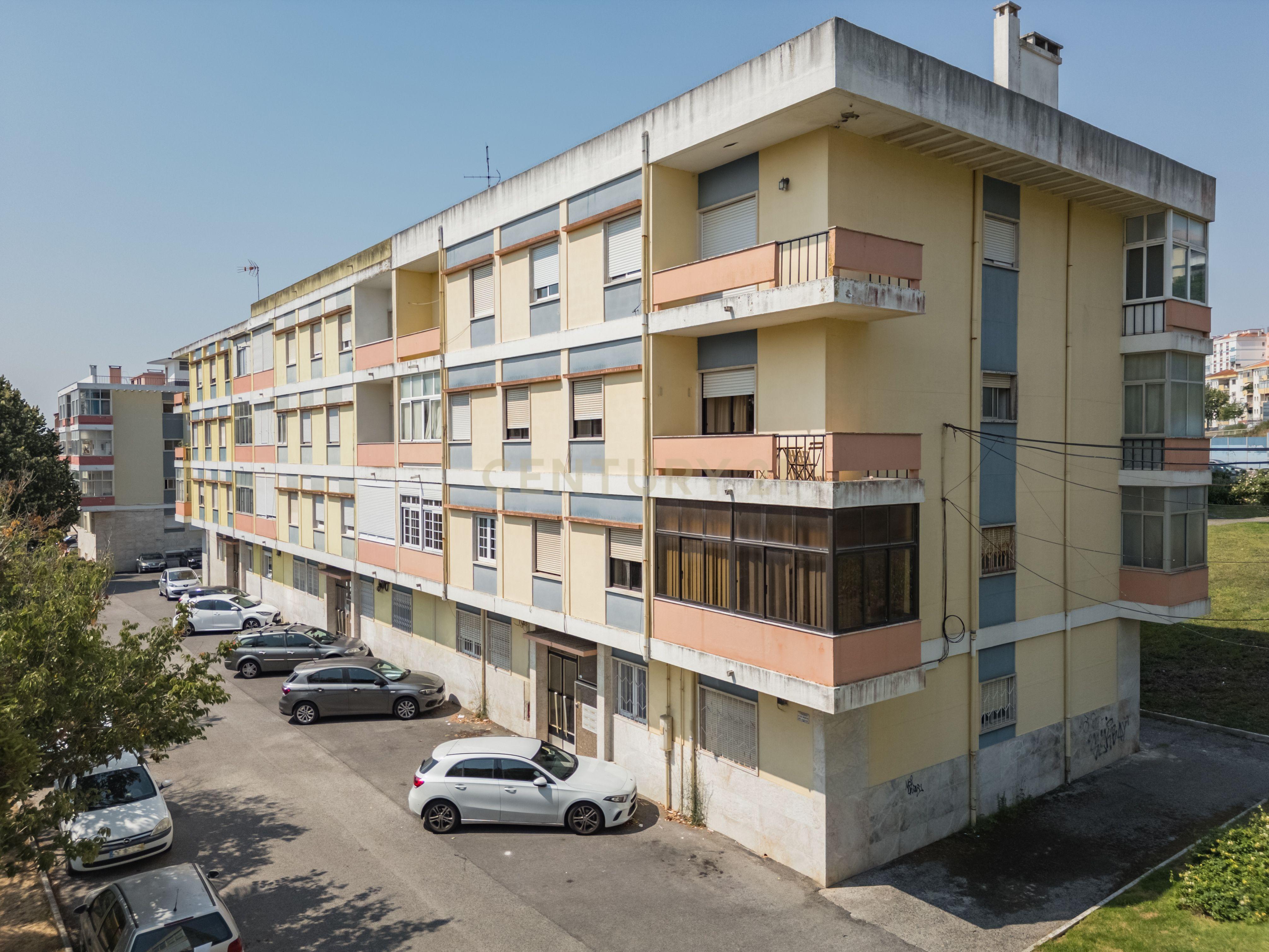 Apartamento T3  92 m² | Arrecadação - Queluz