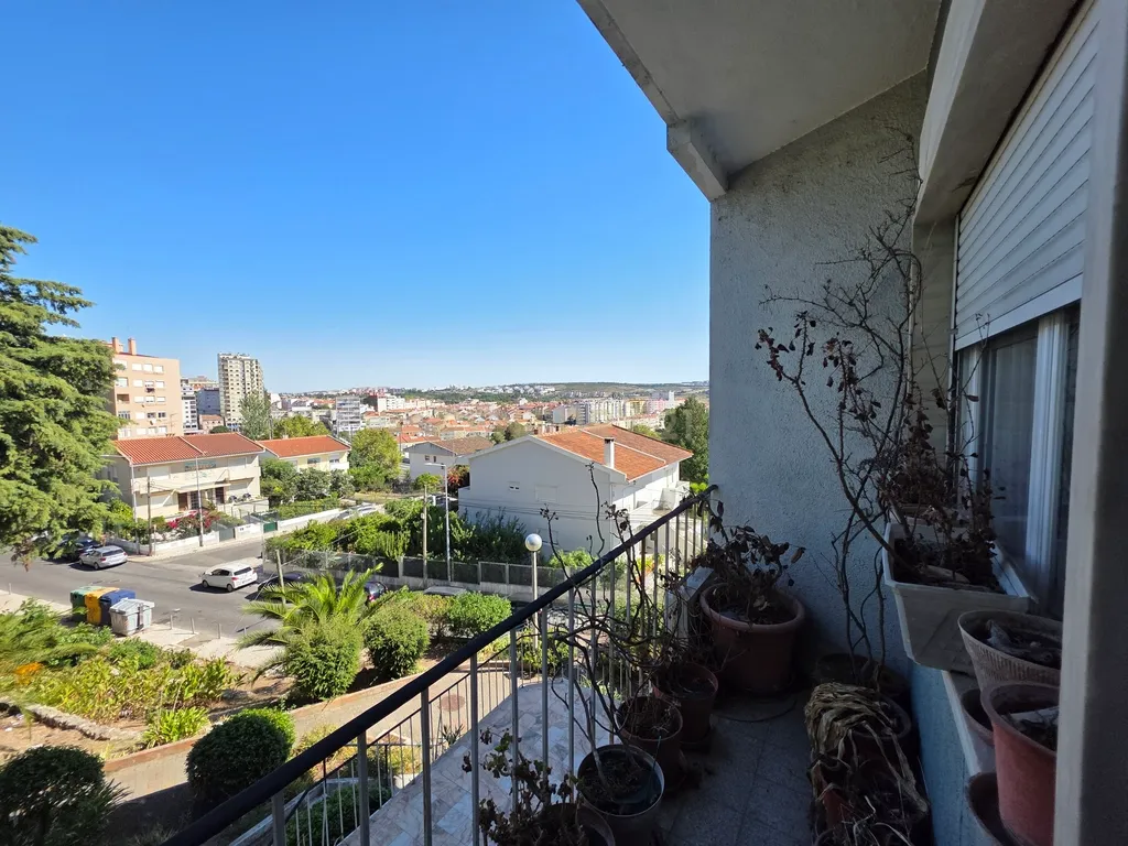 Apartamento em Queluz-Monte Abrão, Massamá Sintra - Oportunidade Única - Image 9