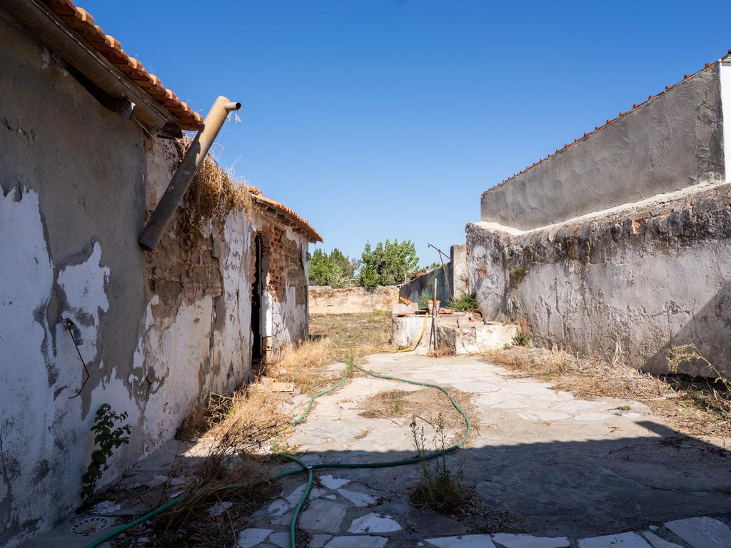 Casa para Recuperação em Cartaxo com Vista Panorâmica - Image 28