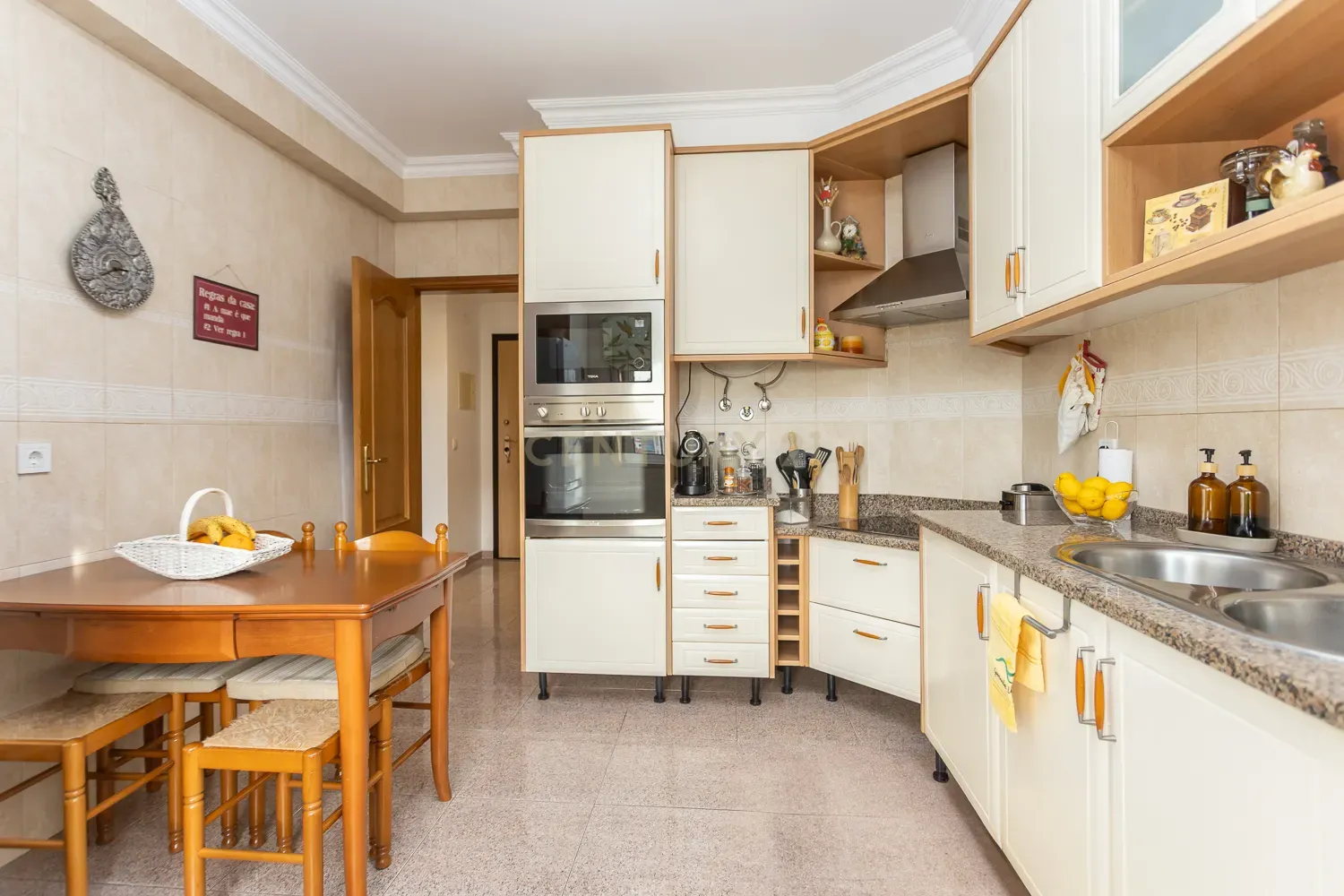 Apartamento T4 c/Arrecadação - Torre da Marinha - Image 2