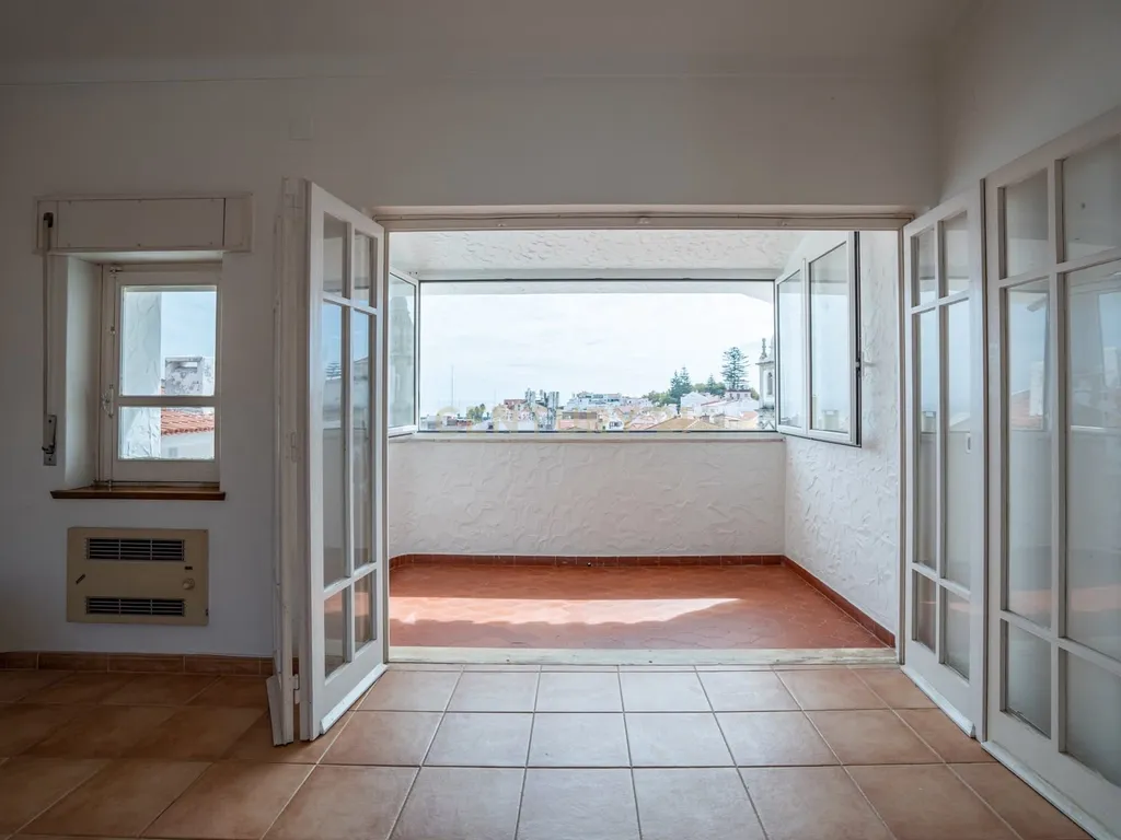 T1 com Vista Deslumbrante para a Marina de Cascais - Image 5