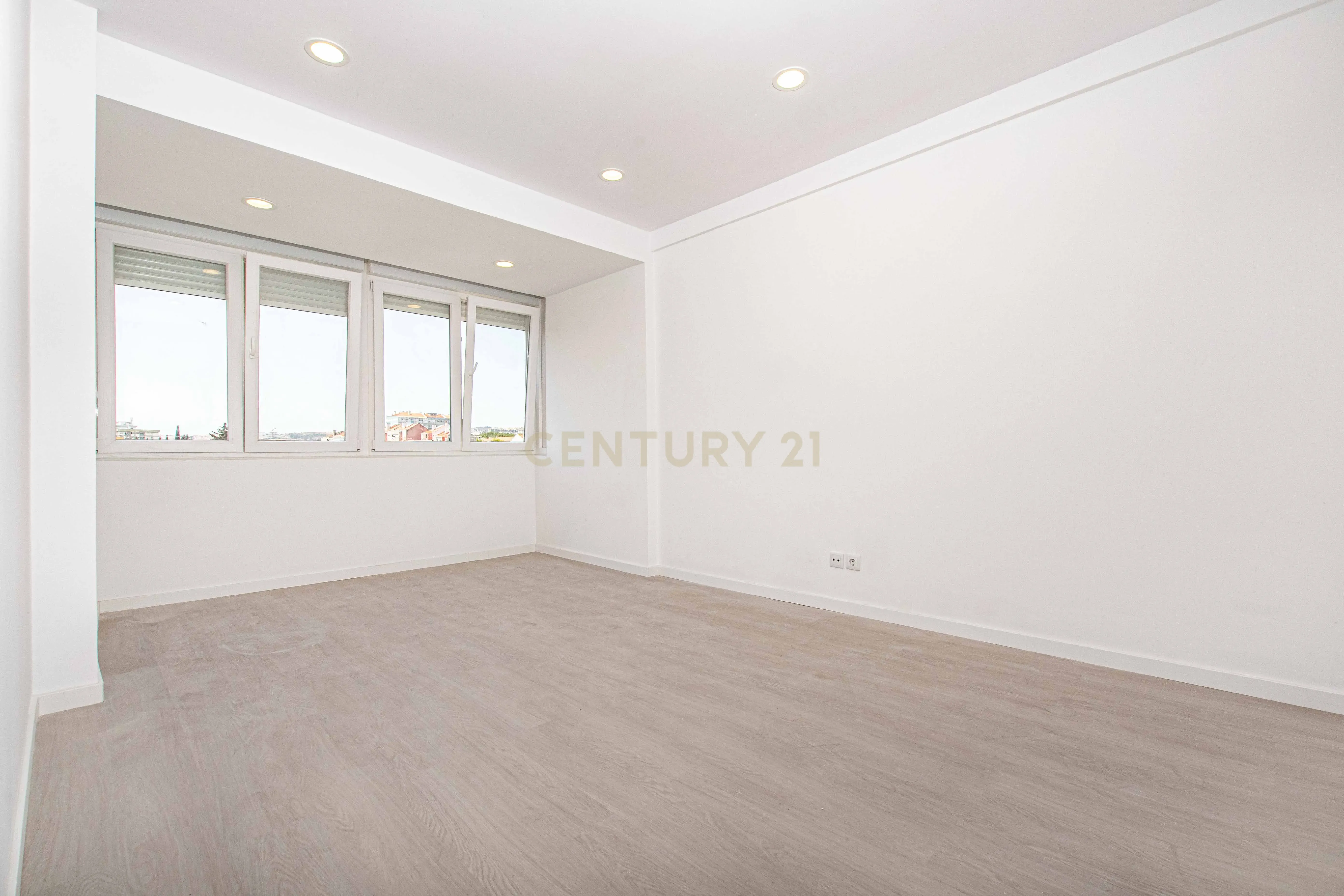 Fotografia 7 de Apartamento T2 Totalmente Remodelado | Odivelas