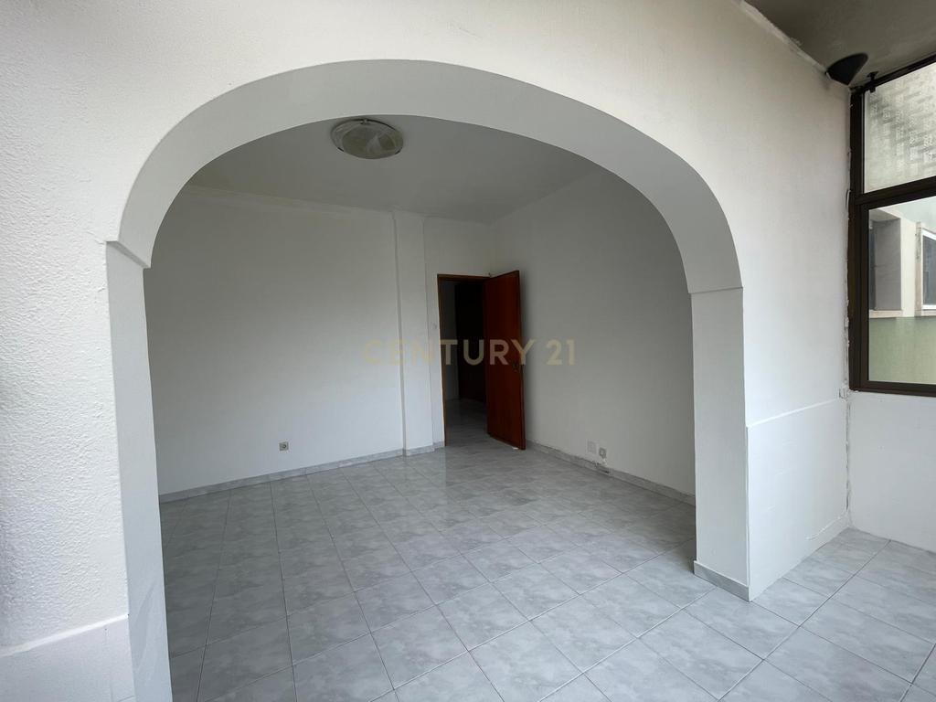 Apartamento T2 no Centro de Corroios  - Image 4