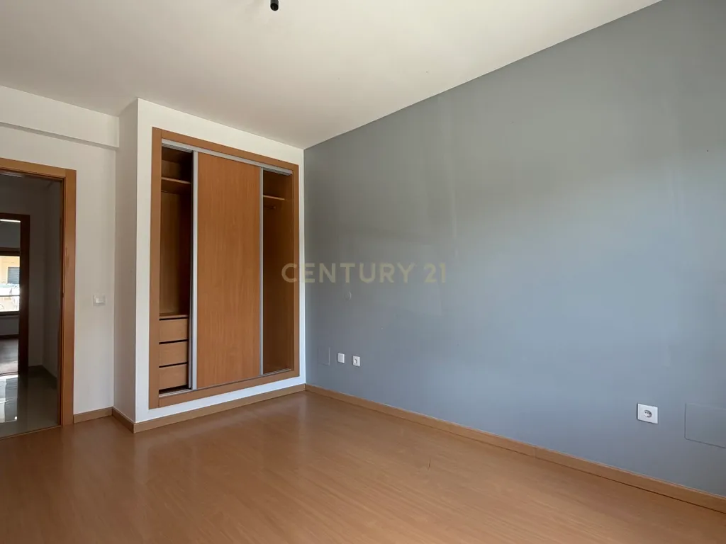 Apartamento T4 com Arrecadação, na Cascalheira, Pinhal Novo - Image 15