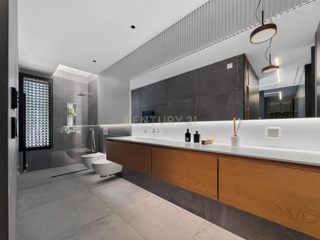 Moradia T3 de Excelência na Aroeira – Conforto, Elegância e Qualidade de Construção - Image 19