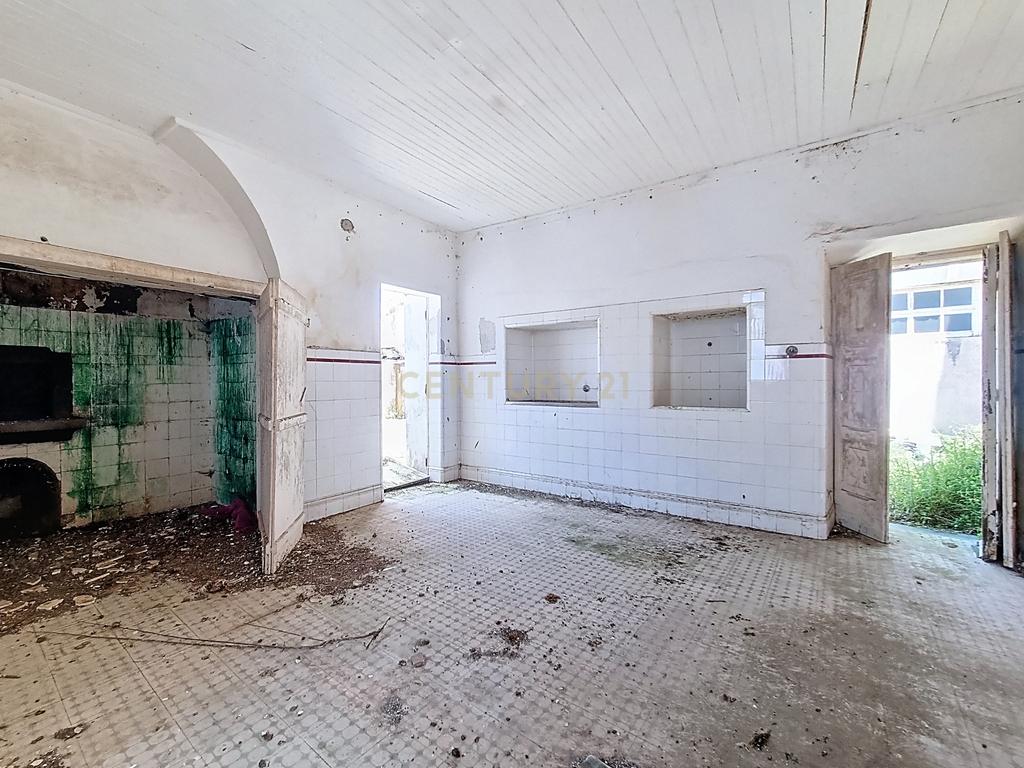 Duas Casas Antigas na Cidade da Ribeira Grande, Ilha de São Miguel - Oportunidade Única! - Image 5