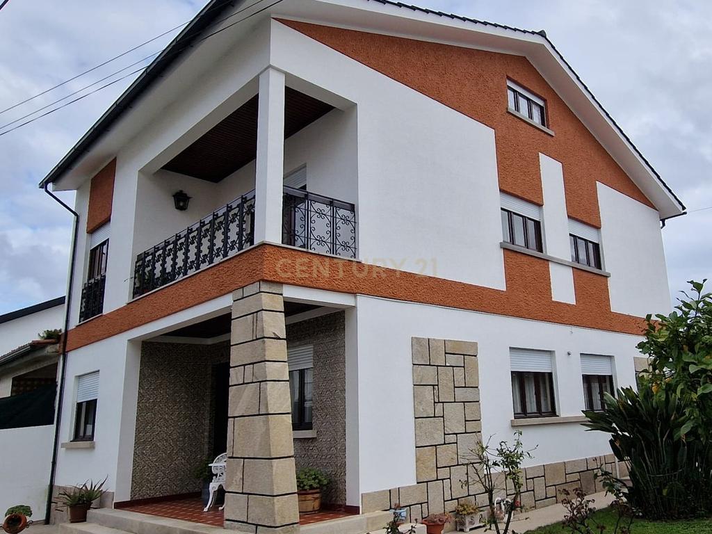 Fantástica moradia com 4 quartos, Meadela, Viana do Castelo - Image 1
