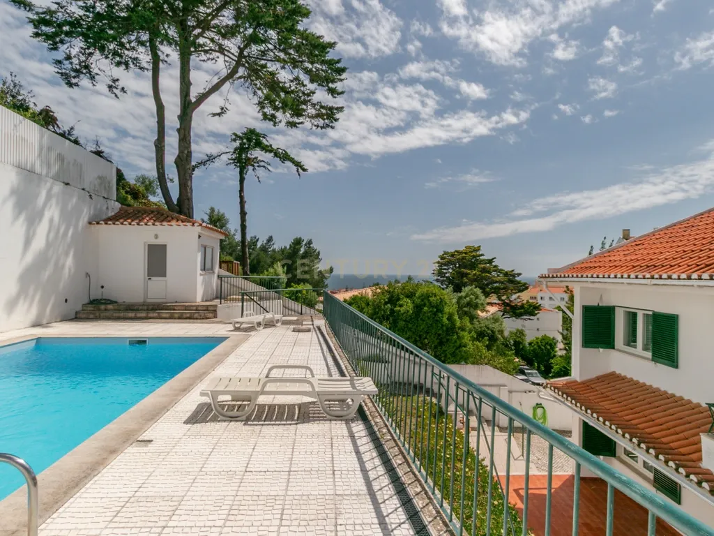Moradia tradicional com 6 quartos, vista mar e piscina – Jardins da Parede - Image 4