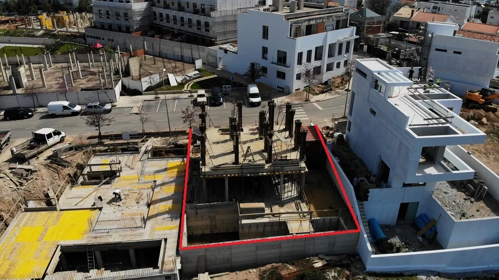 Moradia T3 com piscina em construção - Image 23