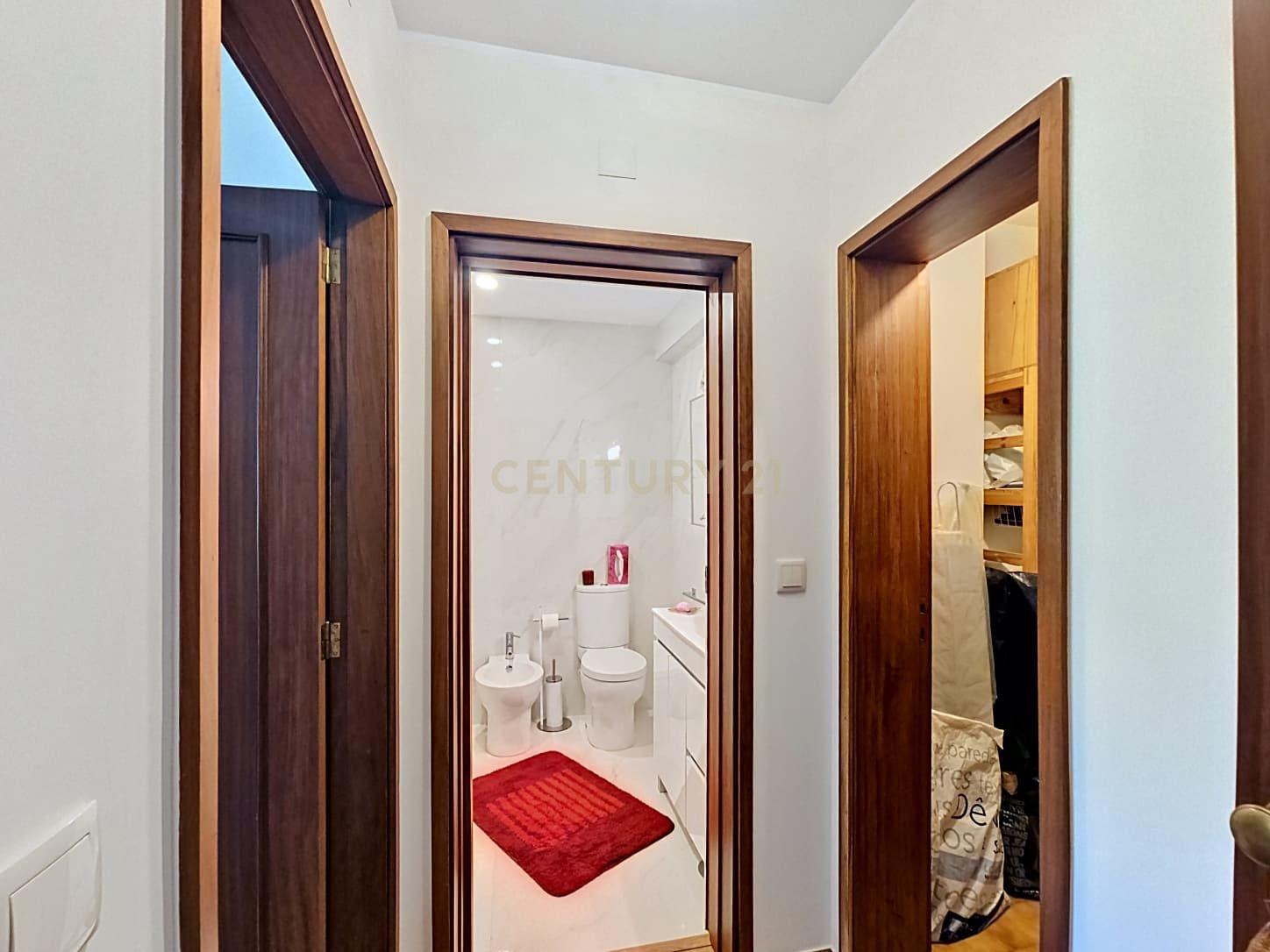 Fotografia 7 de Apartamento T1 no Bonfim, Porto - Localização Central e Conforto