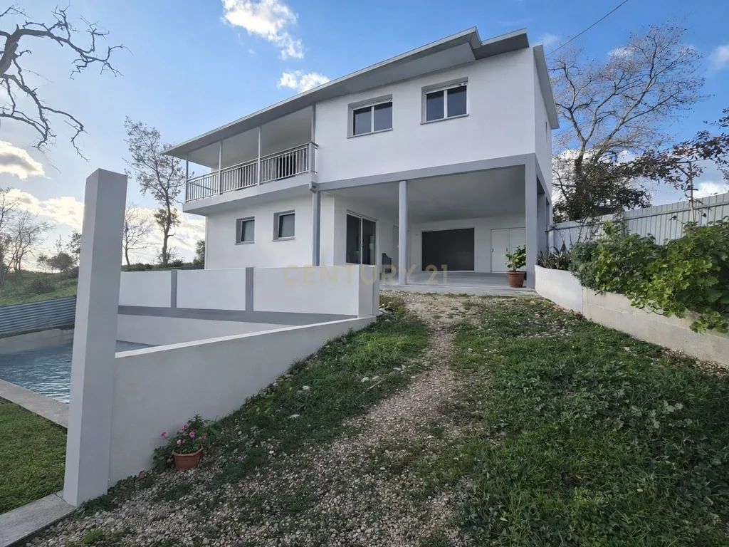 Moradia com Potencial de Ampliação para T4 em Lapa – Pombal. - Image 5