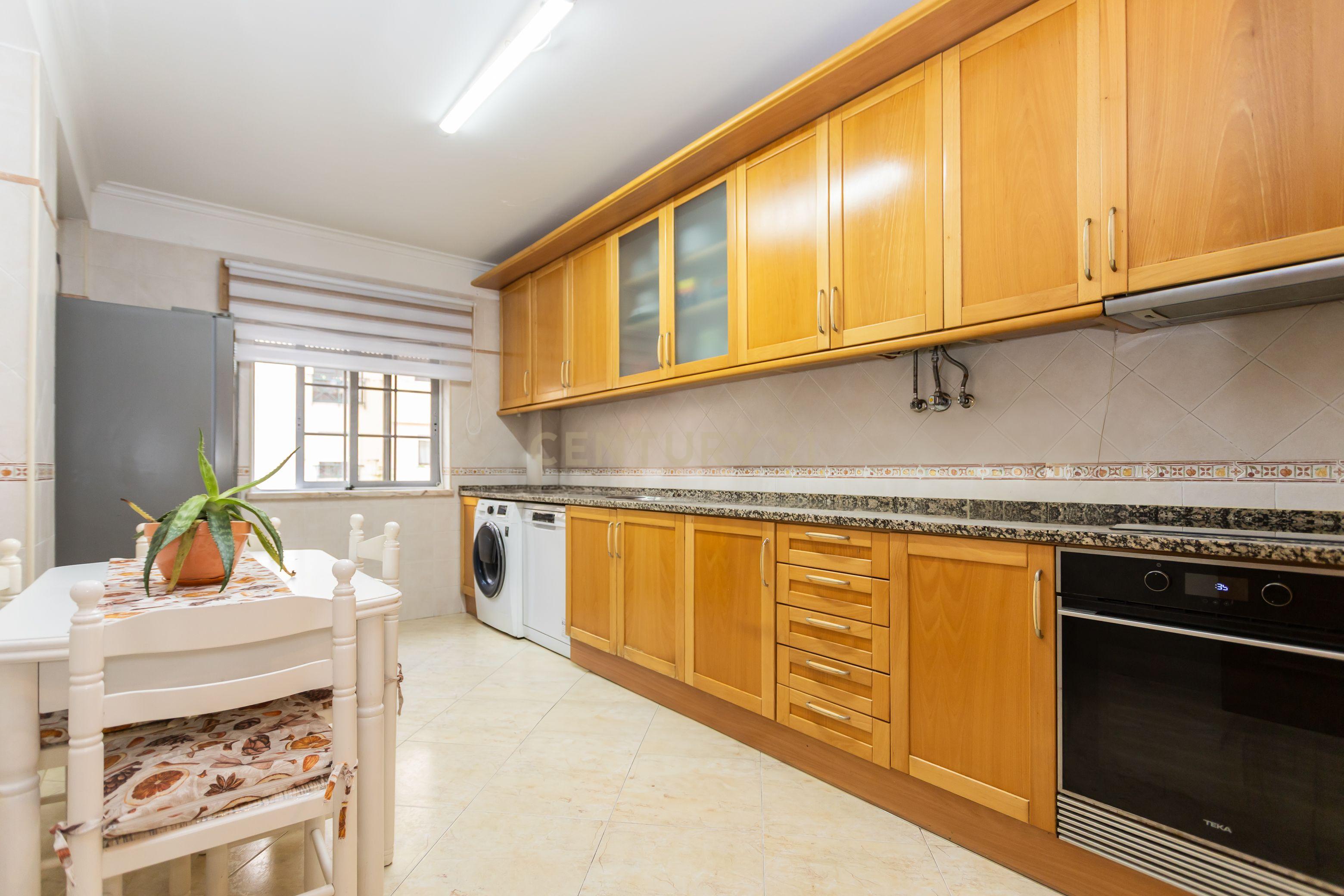 Apartamento T3 Quinta do Conde - Image 2