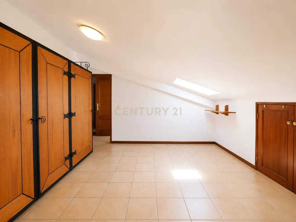 T5 ou T2+3 Duplex: Habitação Própria ou Investimento - Image 15