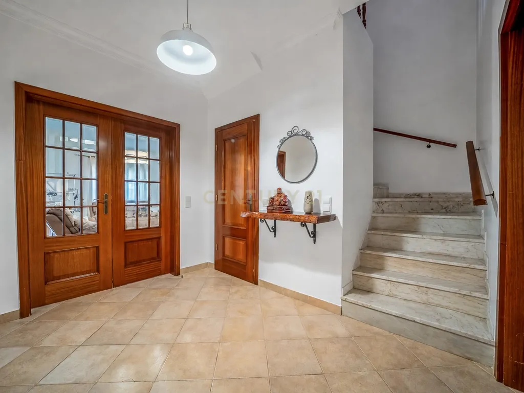 Moradia com 3 quartos e jardim nas Ferreiras, Albufeira - Image 3