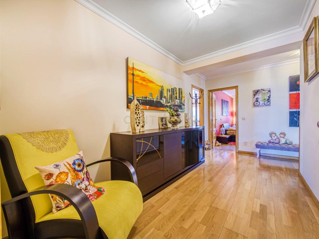 Moradia localizada na capital de distrito, no coração do Nordeste Transmontano. - Image 11