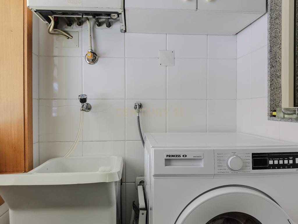 Apartamento T2 em Gondomar com Elevador e lugar de Garagem - 90m² - Image 11