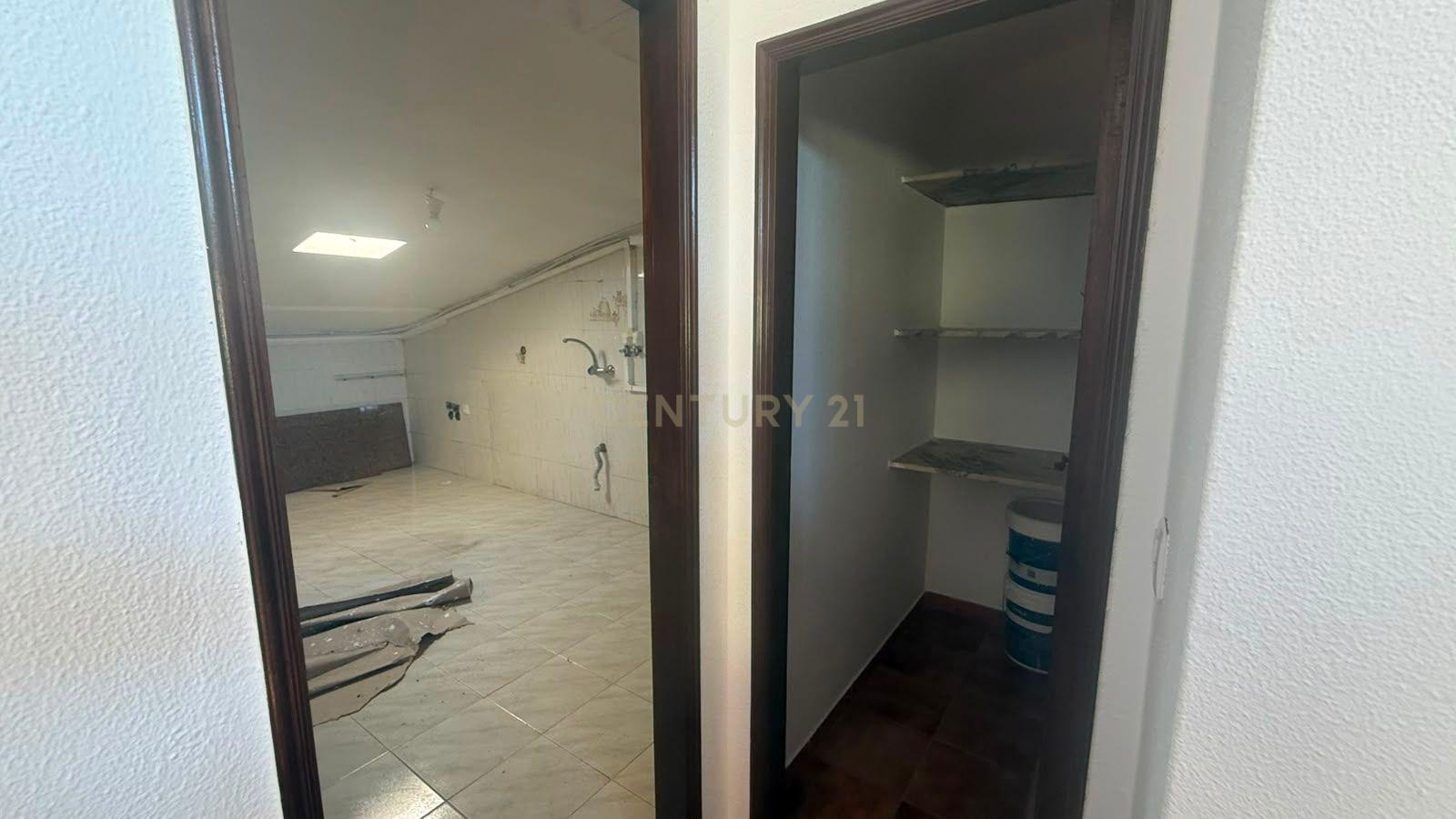 Fotografia 3 de T2 para arrendamento Casal de Cambra