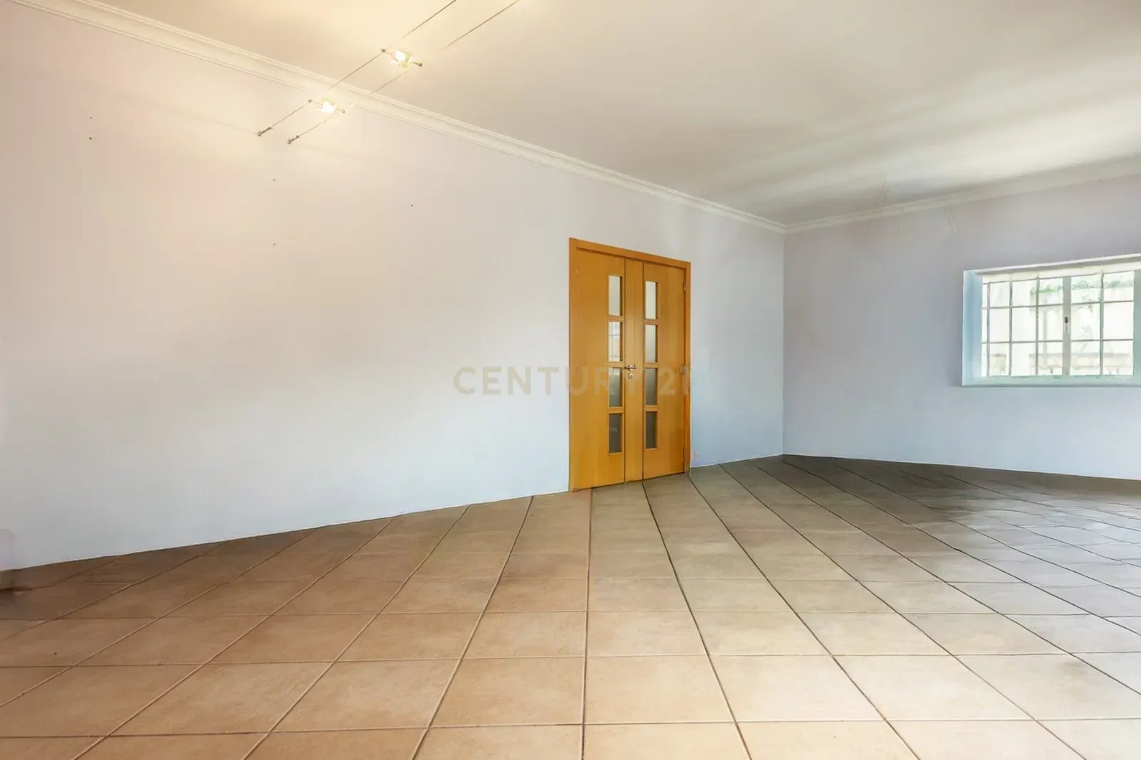 Fotografia 6 de Moradia Isolada T5 - com um Quarto no R/C -  Fernão Ferro
