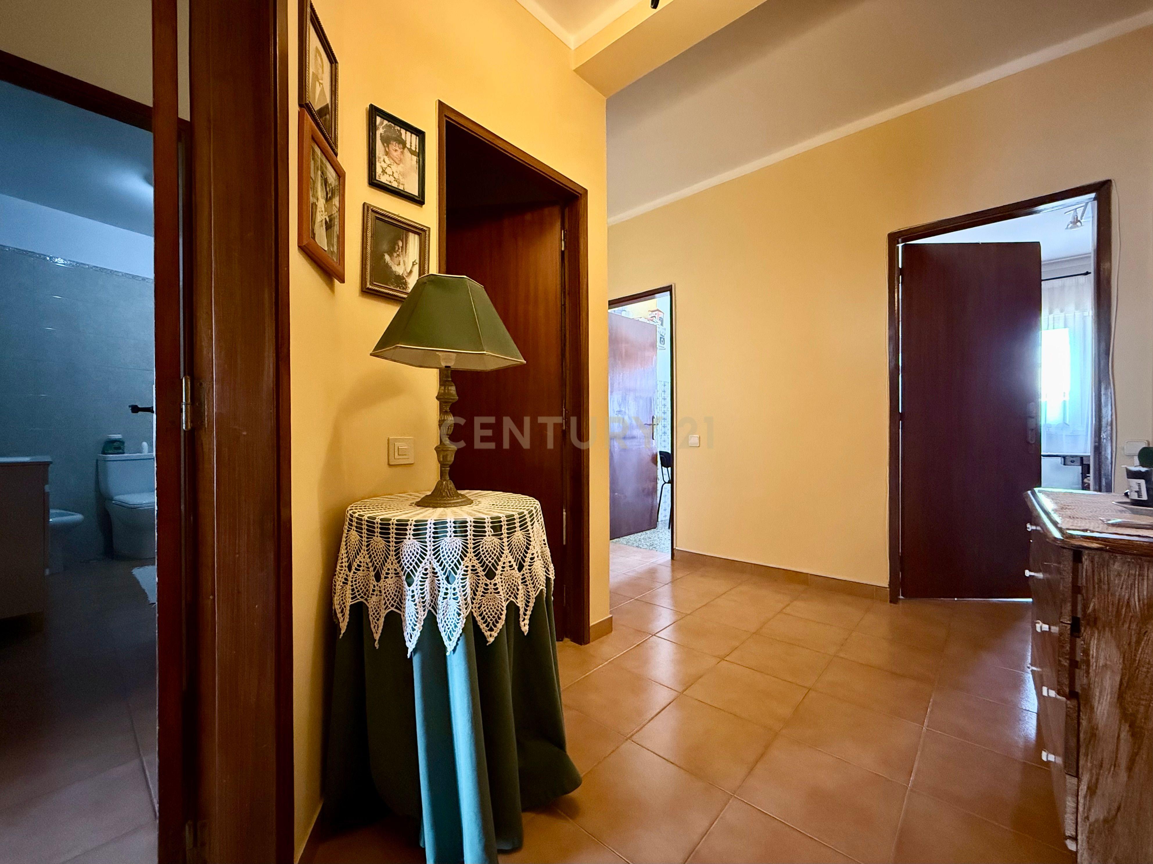 Fotografia 3 de Apartamento T3 com Terraço e Varanda em Olhão