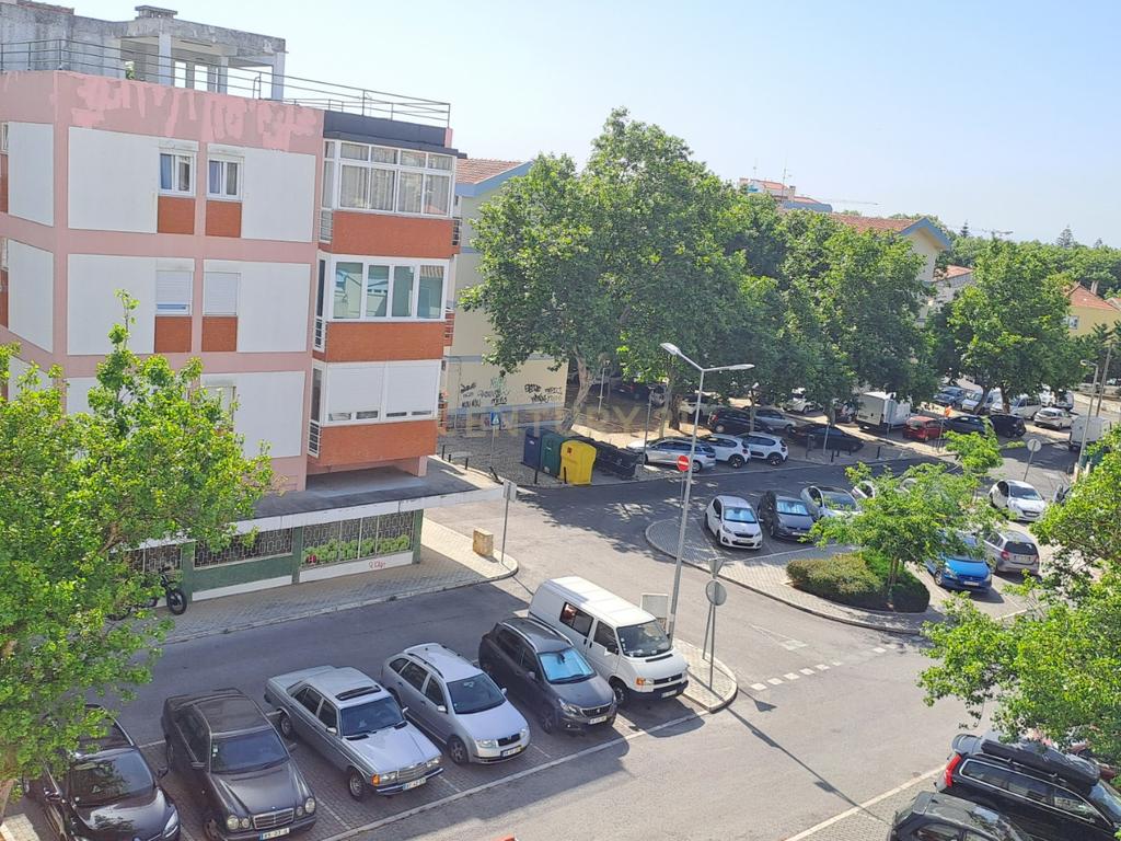 Apartamento T4 na Rua Gil Vicente - Parede - Image 29