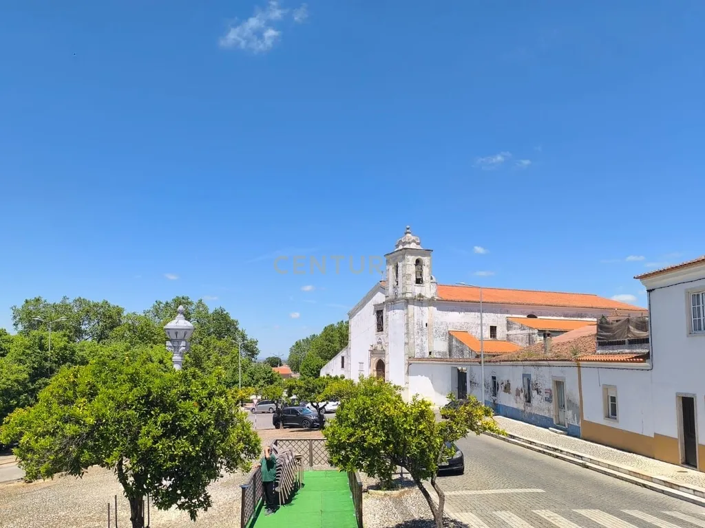 APARTAMENTO T2+1 COM 2 LOGRADOUROS NO CORAÇÃO DE BORBA - Image 27